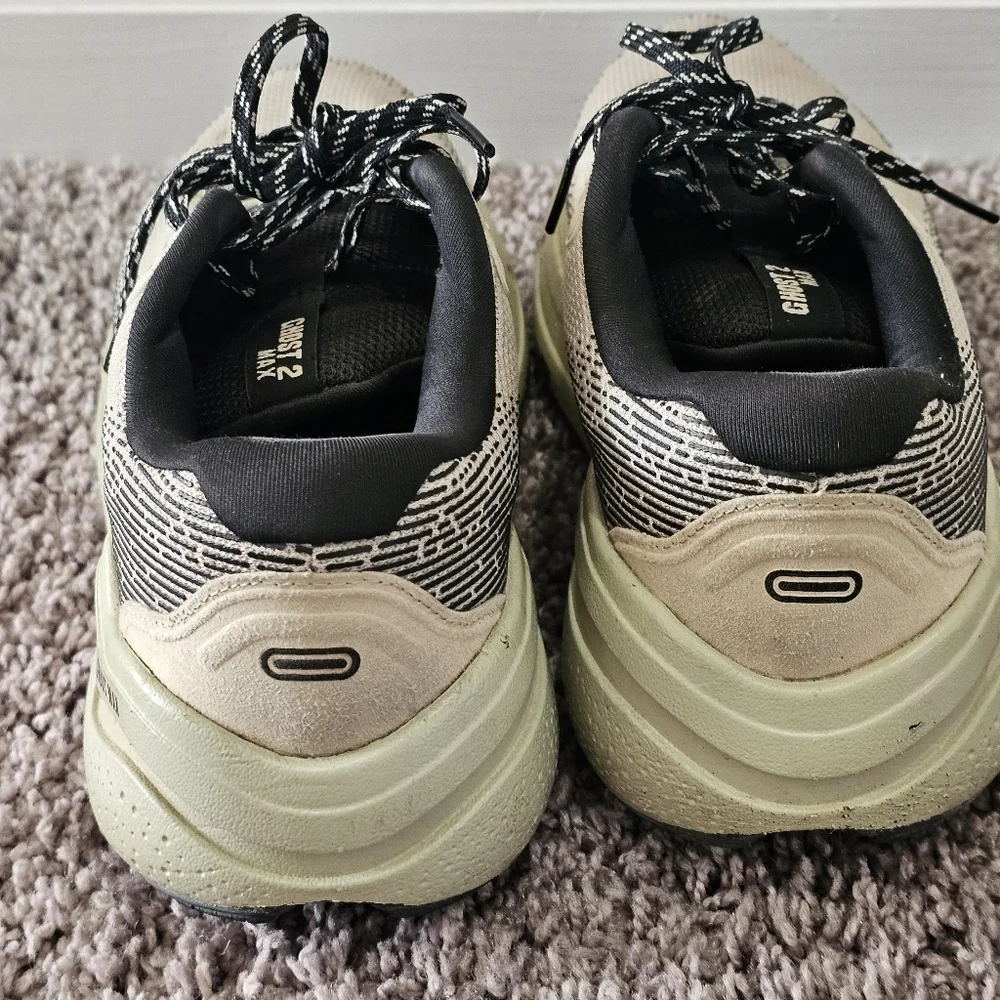 Brooks Ghost Max 2 Running Shoes Size 7.5